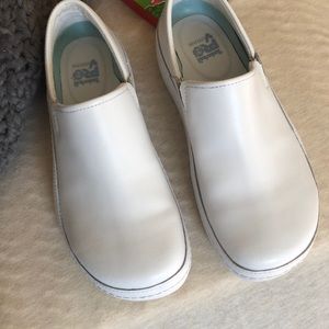 Timberland women’s professional sz 8.5 shoes